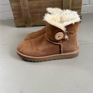 Ugg booties women’s 7